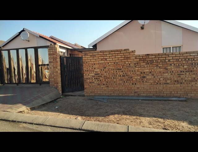 2 BEDROOM CLUSTER FOR SALE IN ZANDSPRUIT